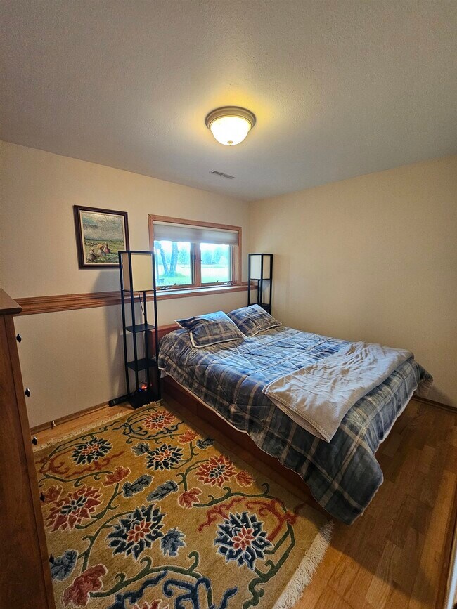 Building Photo - 862 Sky Ridge Dr