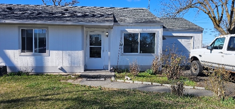 Building Photo - 1320 Pershing Rd