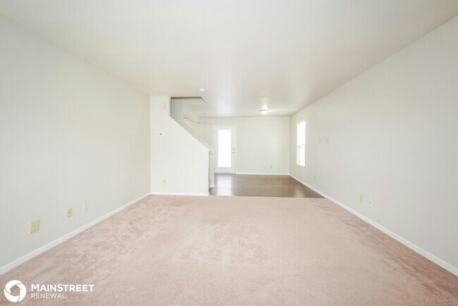 Building Photo - 1330 Central Park Dr