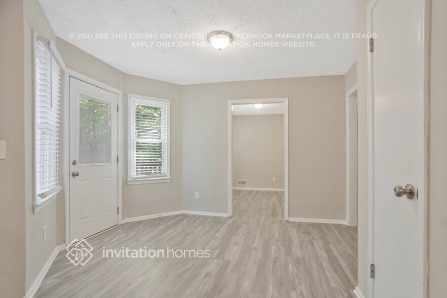 Building Photo - 306 Lake Swan Ct