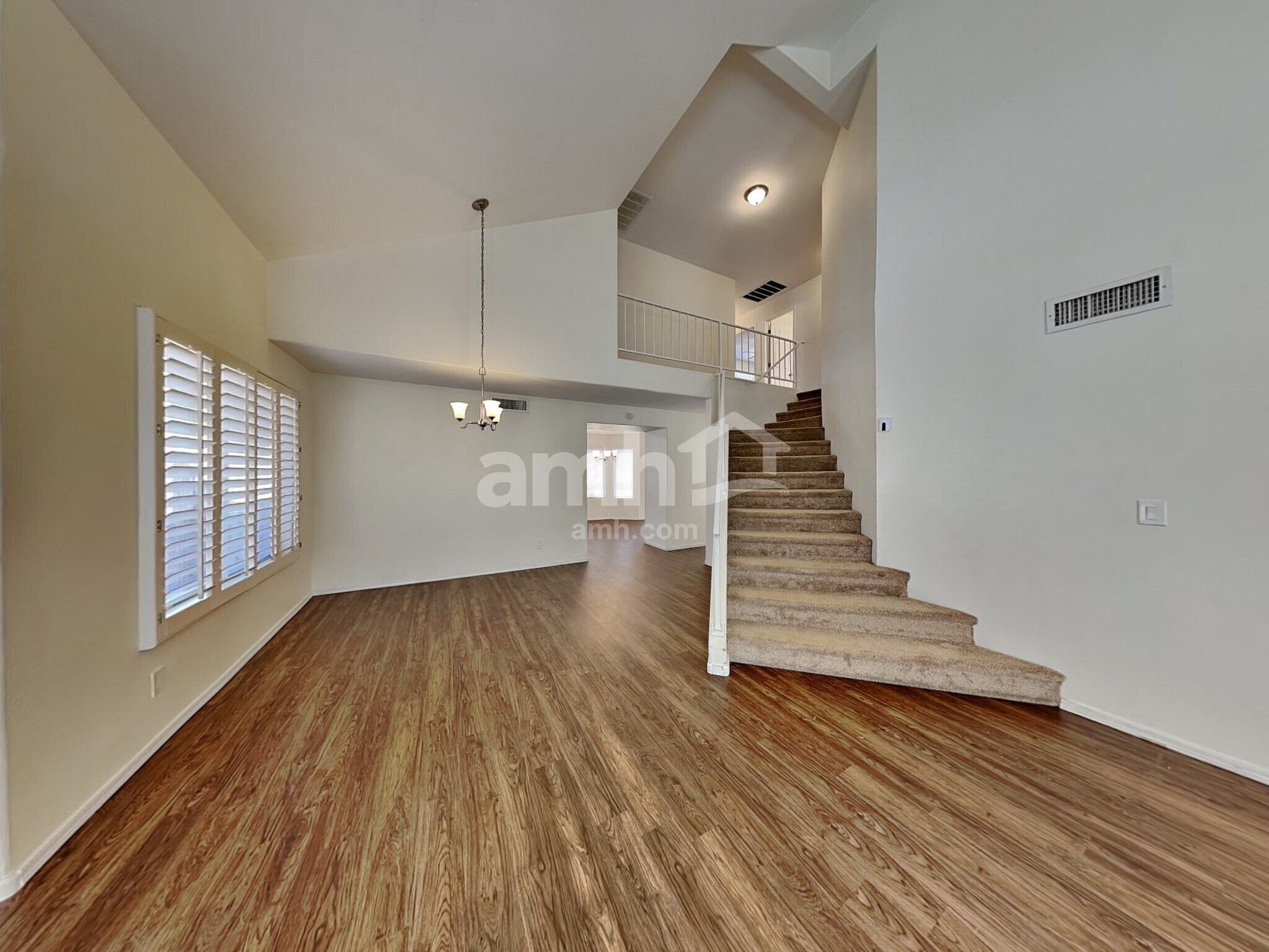 Building Photo - 4229 N Ranier