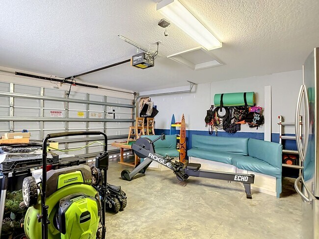 Building Photo - Beautiful Home for Rent in Royal Palm Beach!