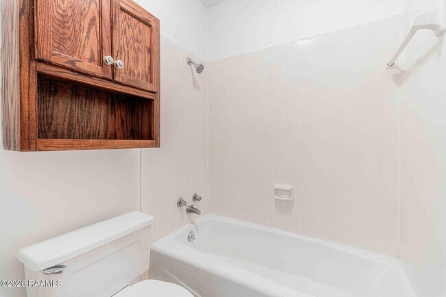 Building Photo - 222 Winsor Dr
