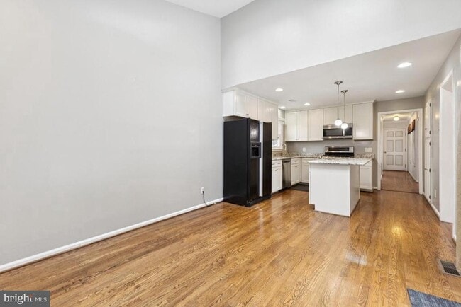 Building Photo - 14422 Coachway Dr