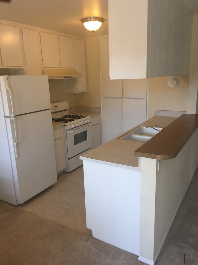 Building Photo - 4633 Marine Ave