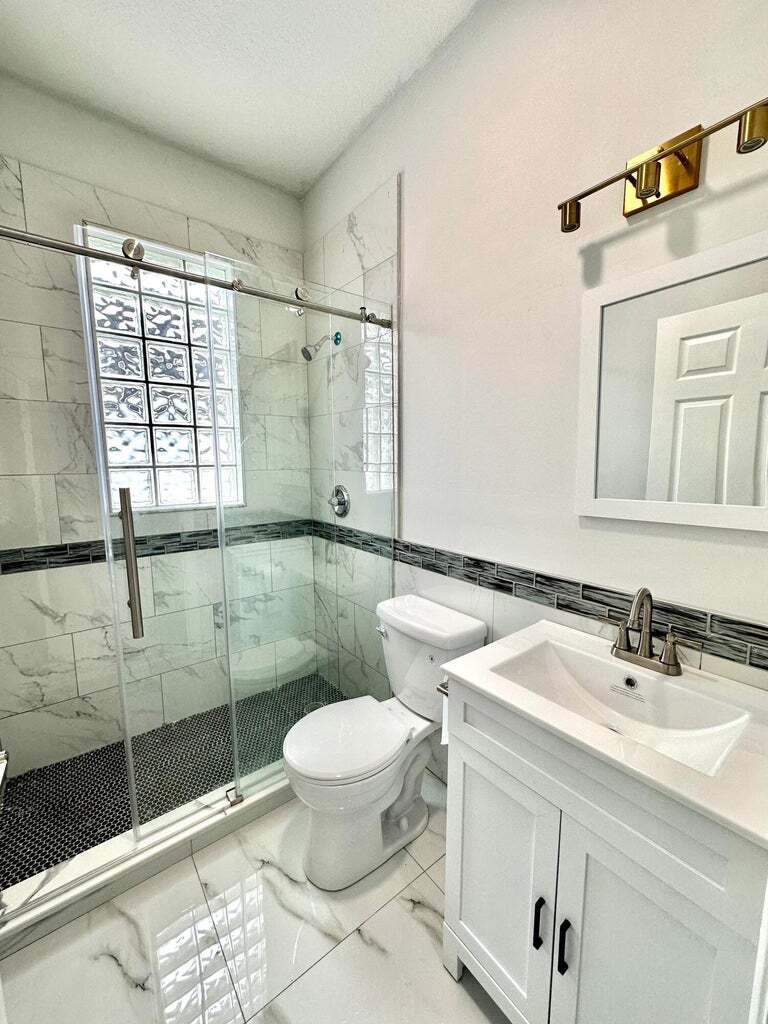 Building Photo - 1219 Baycourt Is