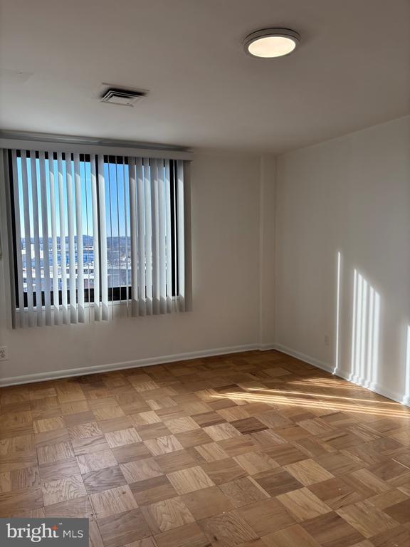 Building Photo - 3450 Toledo Terrace