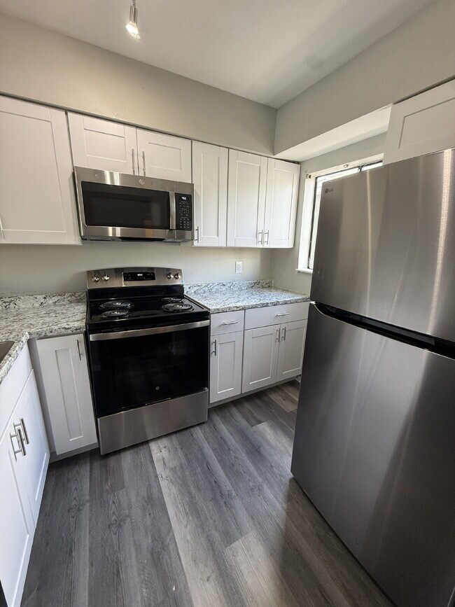 Building Photo - **Move in Special! Inquire now! **Recently...