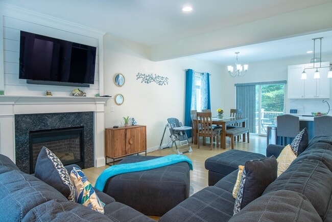 Building Photo - 5 Morse Ave