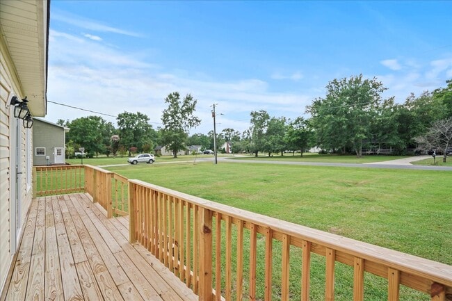 Building Photo - 2321 Queen Ann Rd