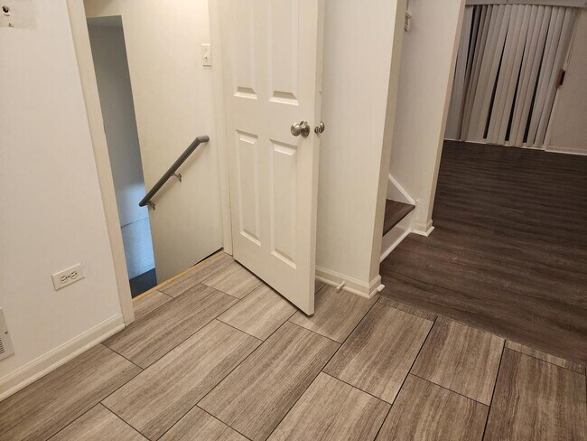 Building Photo - 2822 Gypsum Cir