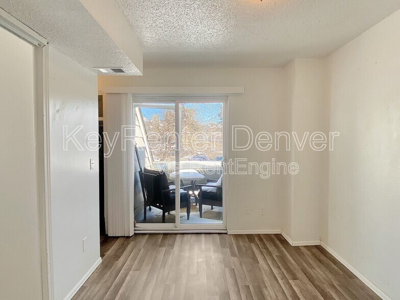 Building Photo - 17053 E Tennessee Dr