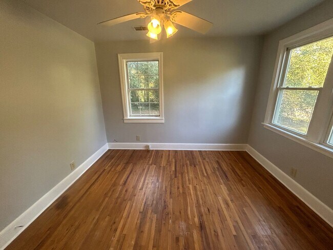 Building Photo - 9 Kolob St