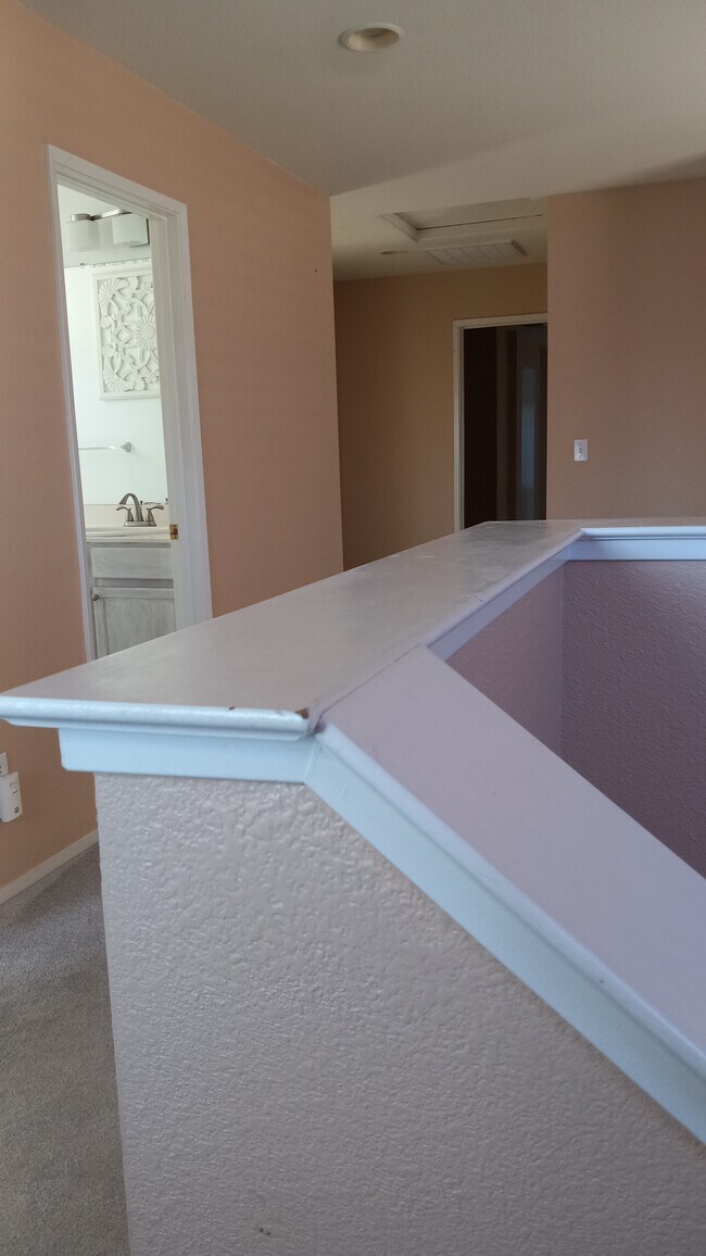 Building Photo - 3034 Roadrunner Dr