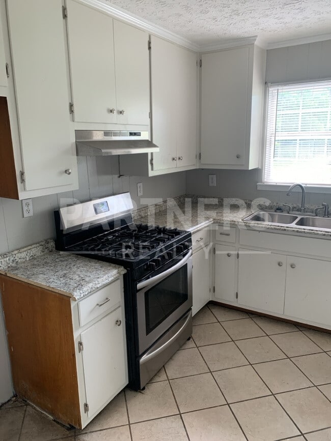 Building Photo - 3379 Brookwood