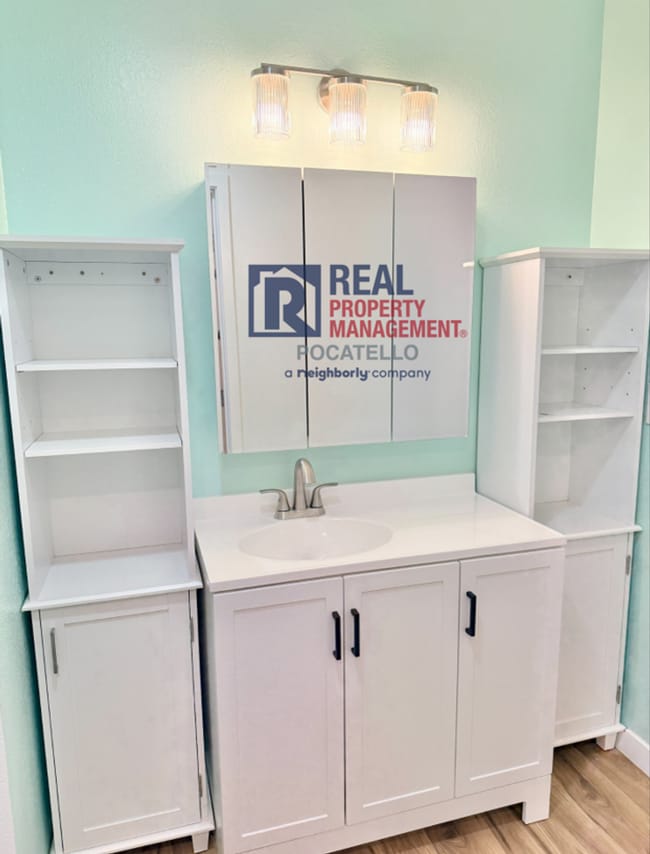 Building Photo - 2377 Gail Dr.