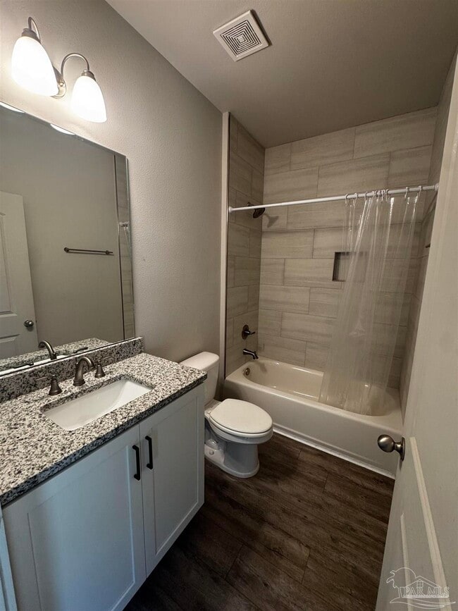 Building Photo - 102 S G St