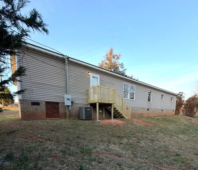 Building Photo - 796 Breazeale Rd