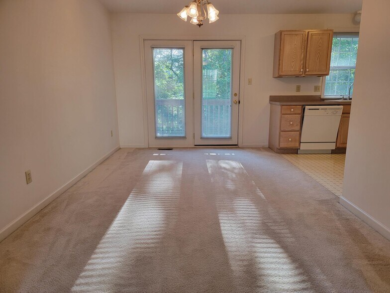 Building Photo - 205 Riders Way