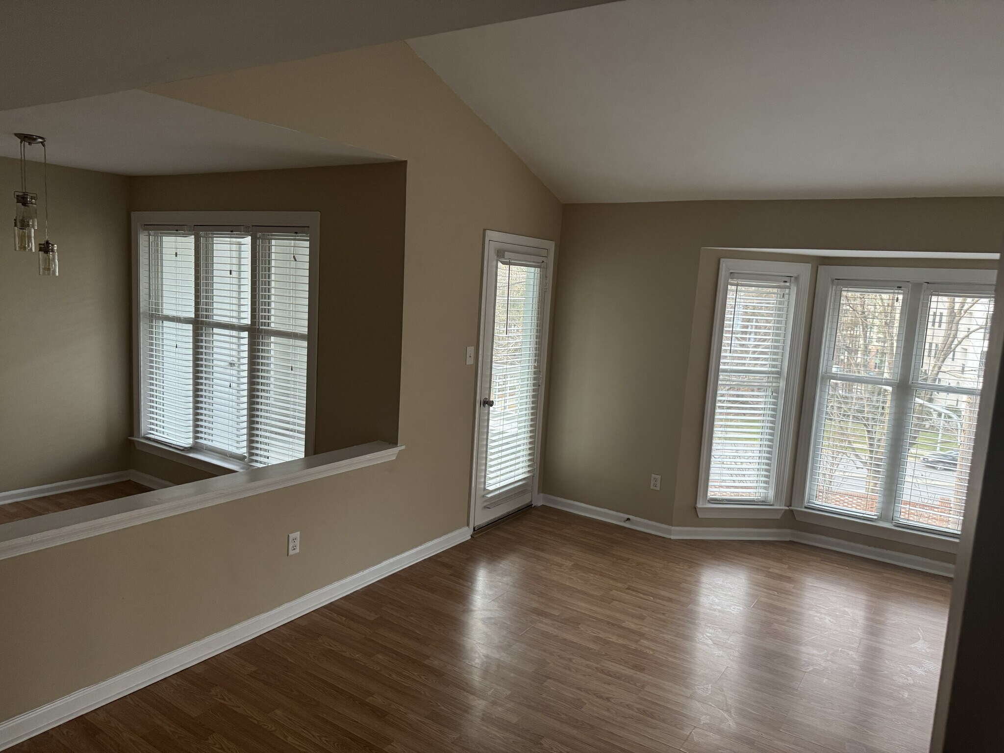 Building Photo - 1021 Wirewood Dr