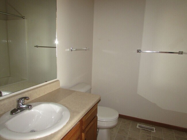 Building Photo - 7616-MF2-E4