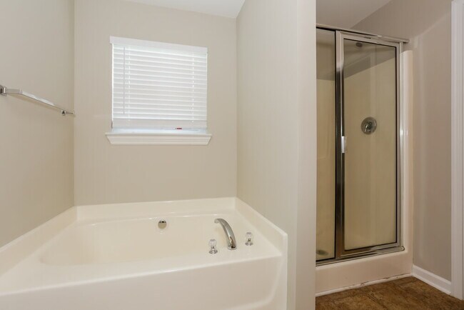 Building Photo - 1701 Seefin Ct