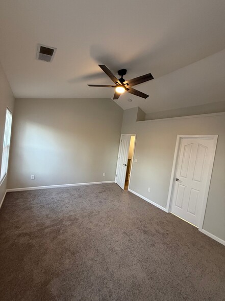 Building Photo - 7021 Sunman Rd