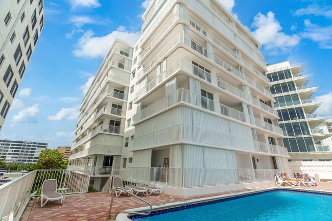 Building Photo - 3580 S Ocean Blvd