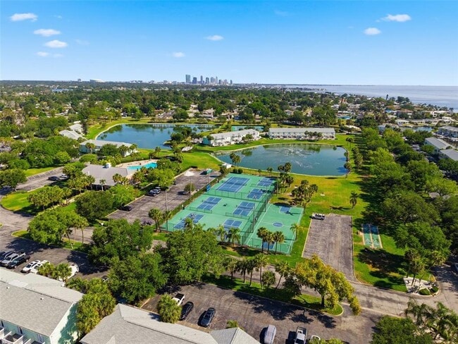 Building Photo - 5280 Coquina Key Dr SE