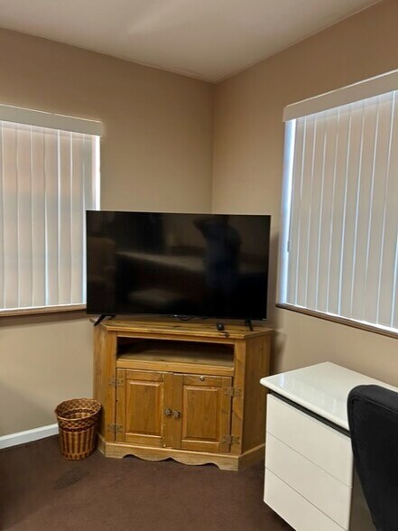 Smart TV - 630 NW 7th Ave