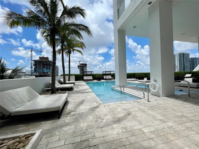 Building Photo - 1040 Biscayne Blvd