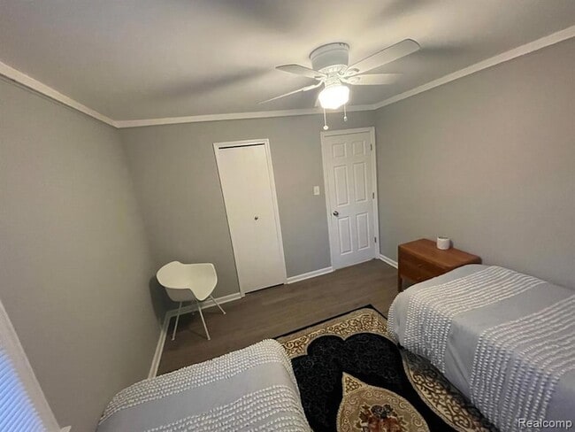 Building Photo - 6102 Harrison St