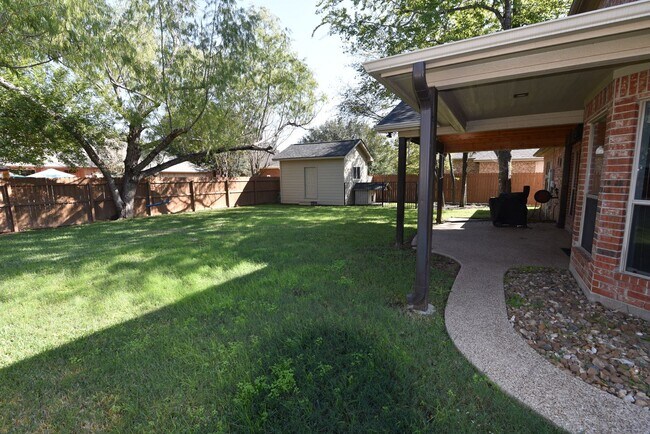 Building Photo - Great 4 Bedroom 2.5 Bathroom, In Bridle Ga...