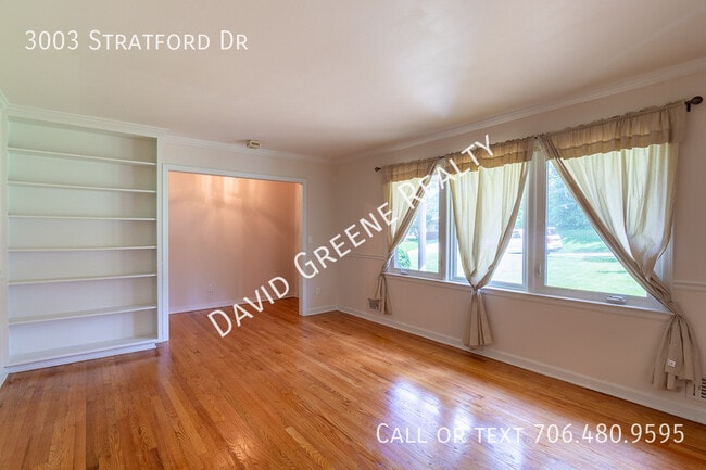 Building Photo - 3003 Stratford Dr