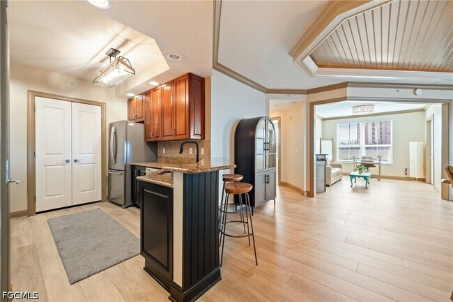 Building Photo - 2825 Palm Beach Blvd