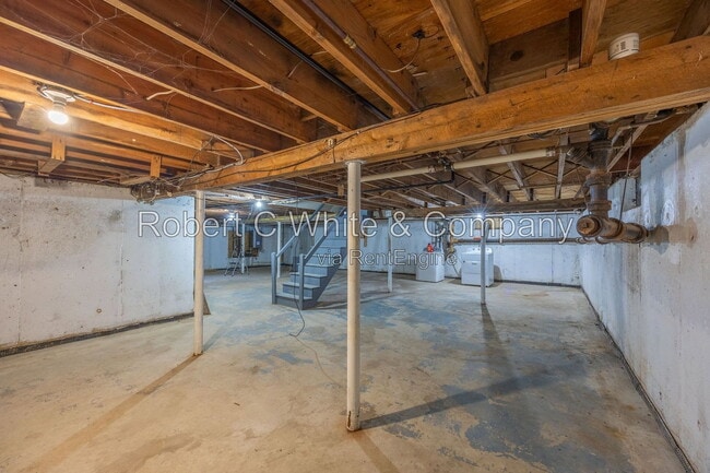 Building Photo - 42 Mountain Ave