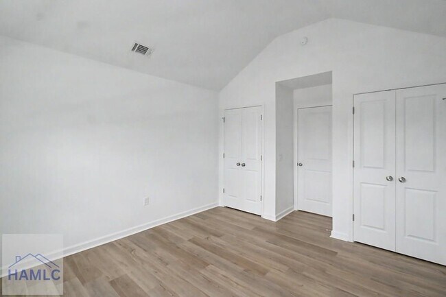Building Photo - 20-B1 Frasier Ln SW