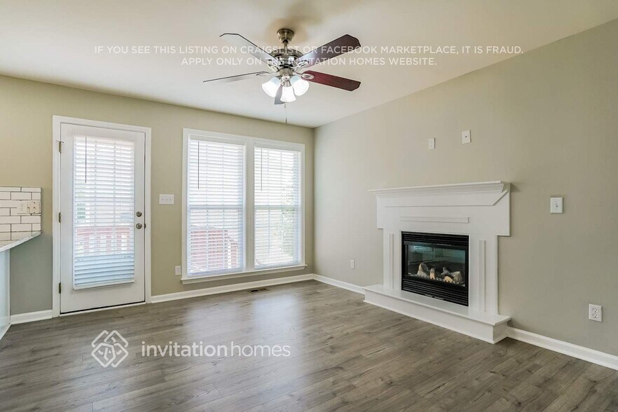 Building Photo - 402 Zircon Ln