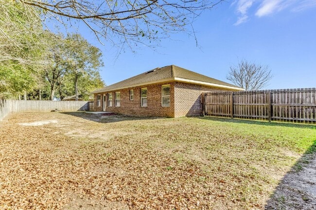 Building Photo - 5441 Pescara Dr