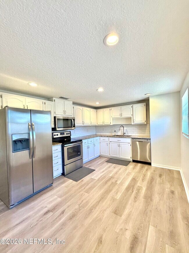 Building Photo - 8264 Devoe St