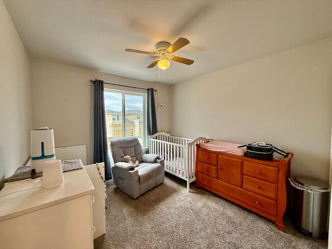 Building Photo - Beautiful Modern 3-Bedroom, 2.5 bath Townh...