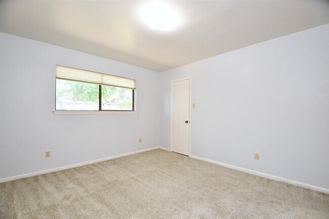 Building Photo - 7718 Moondance Ln