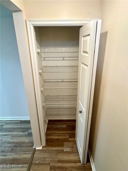 Building Photo - 1085 Sunhaven Dr