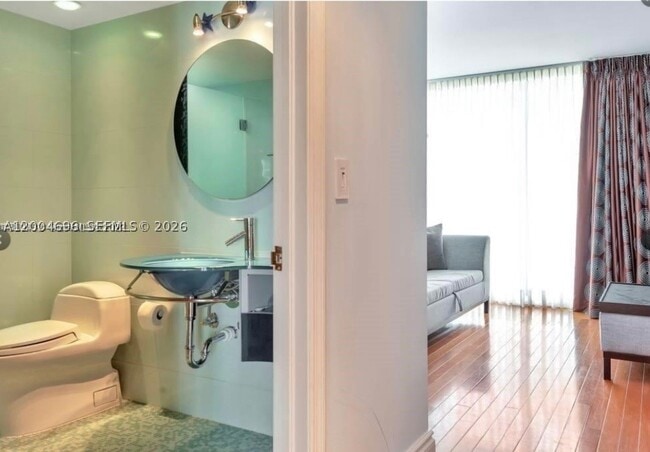 Building Photo - 16500 Collins Ave