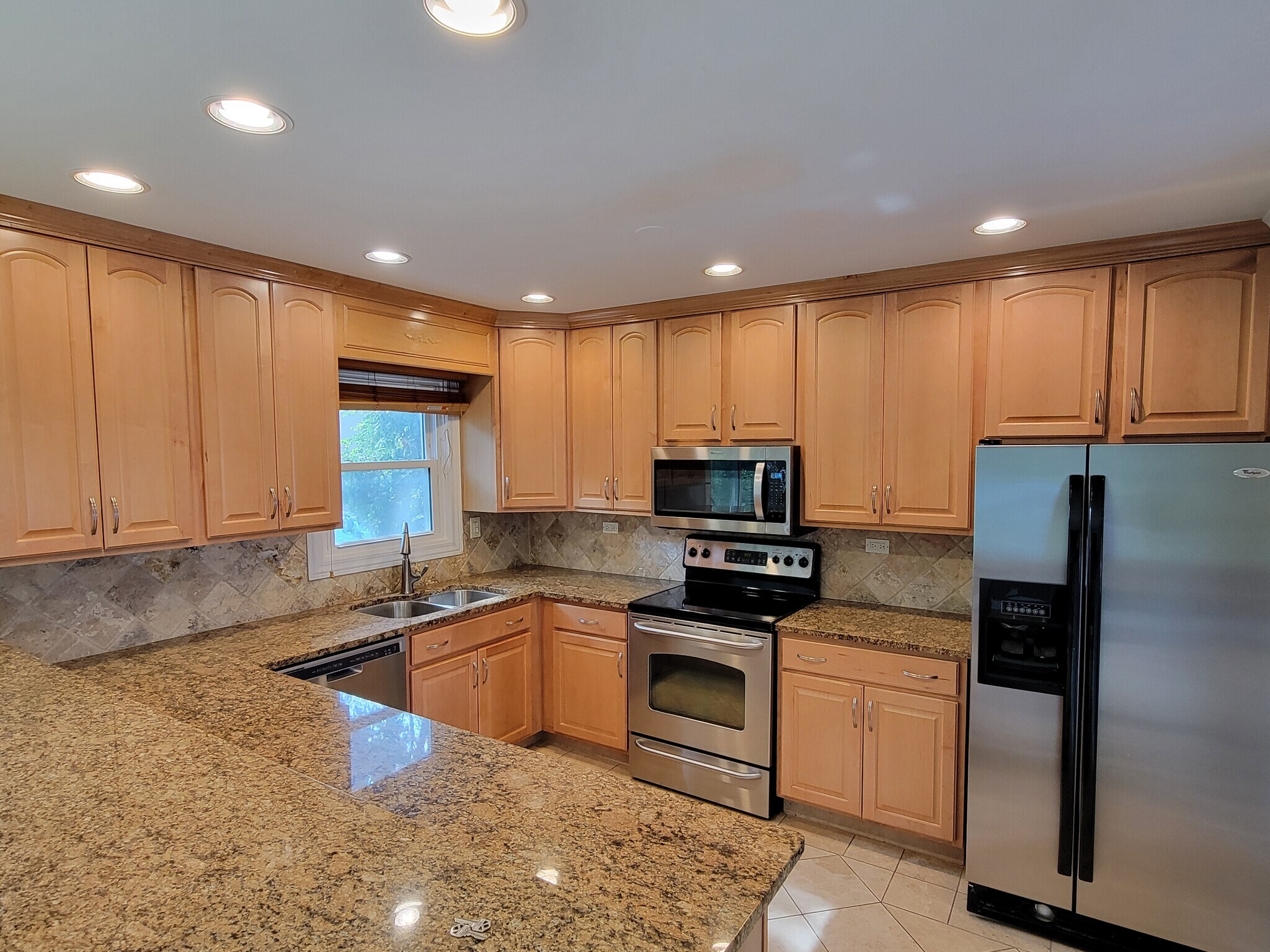 Building Photo - 2116 Rugen Rd