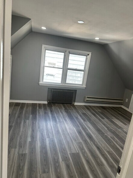 Primary Photo - 37 Aberdeen Ct