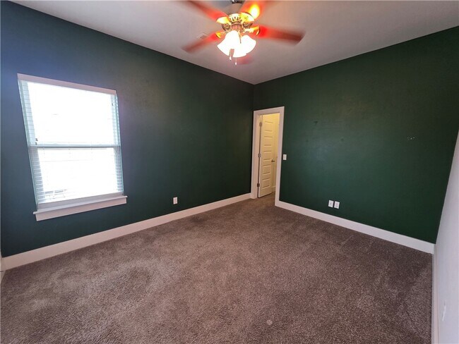 Building Photo - 6521 W Knoll View Way