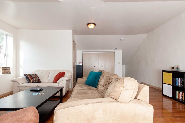 Building Photo - 124 S 12th St