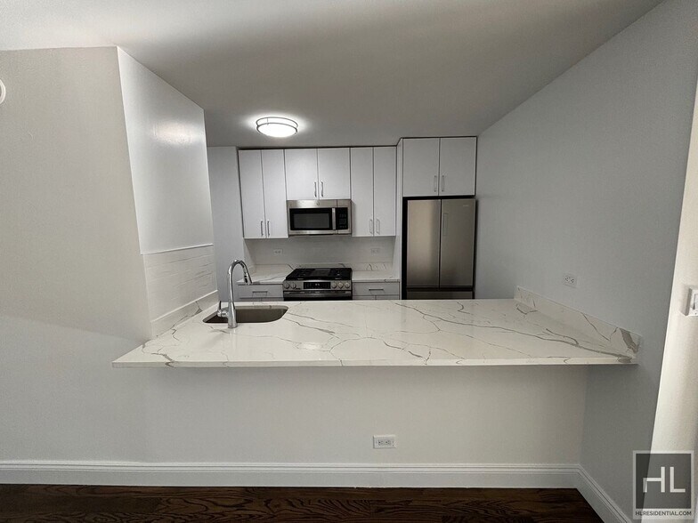 Primary Photo - East 82nd Street