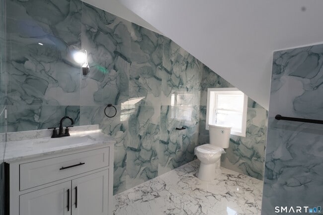 Building Photo - 40 Elizabeth St